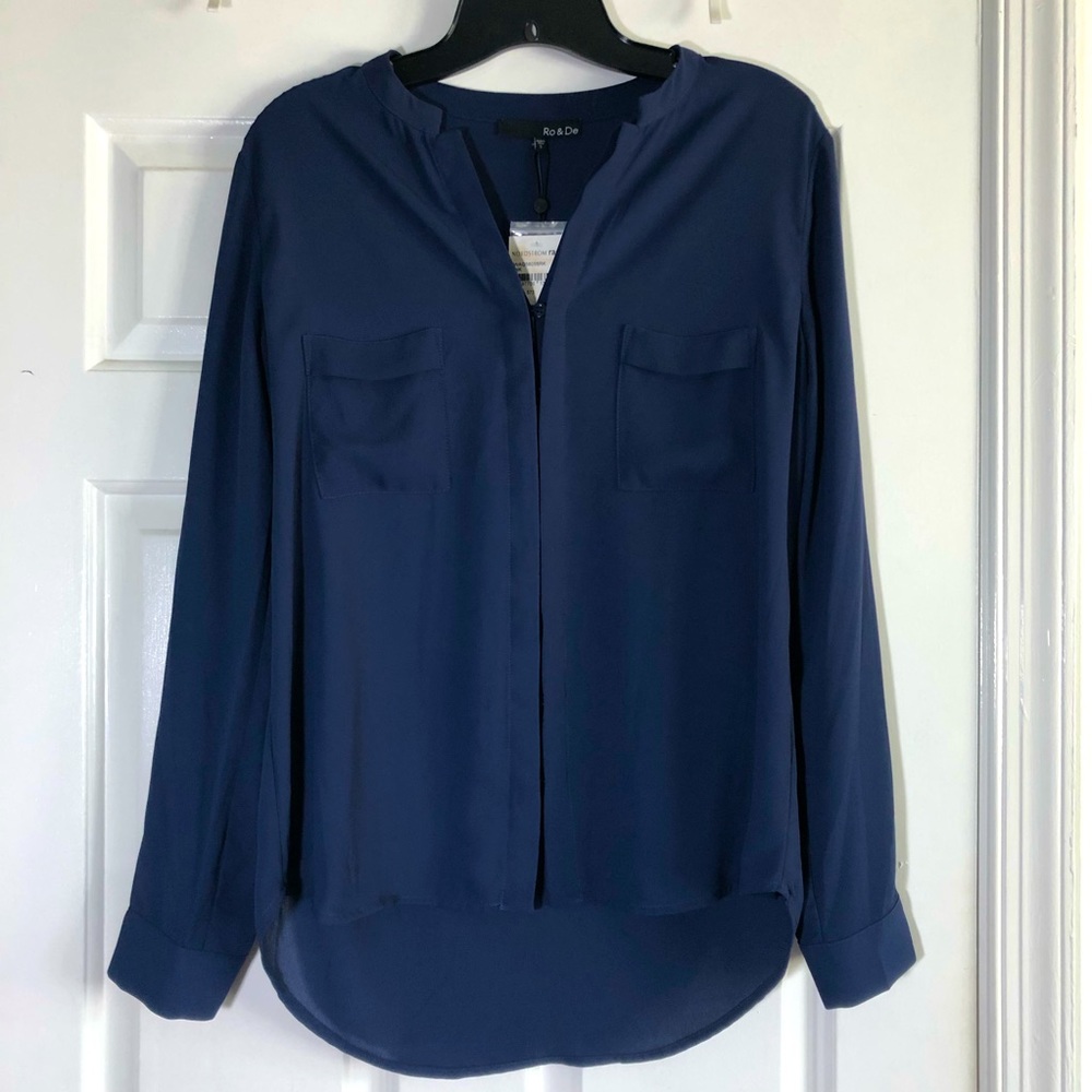 NWT Ro&De navy sheer top